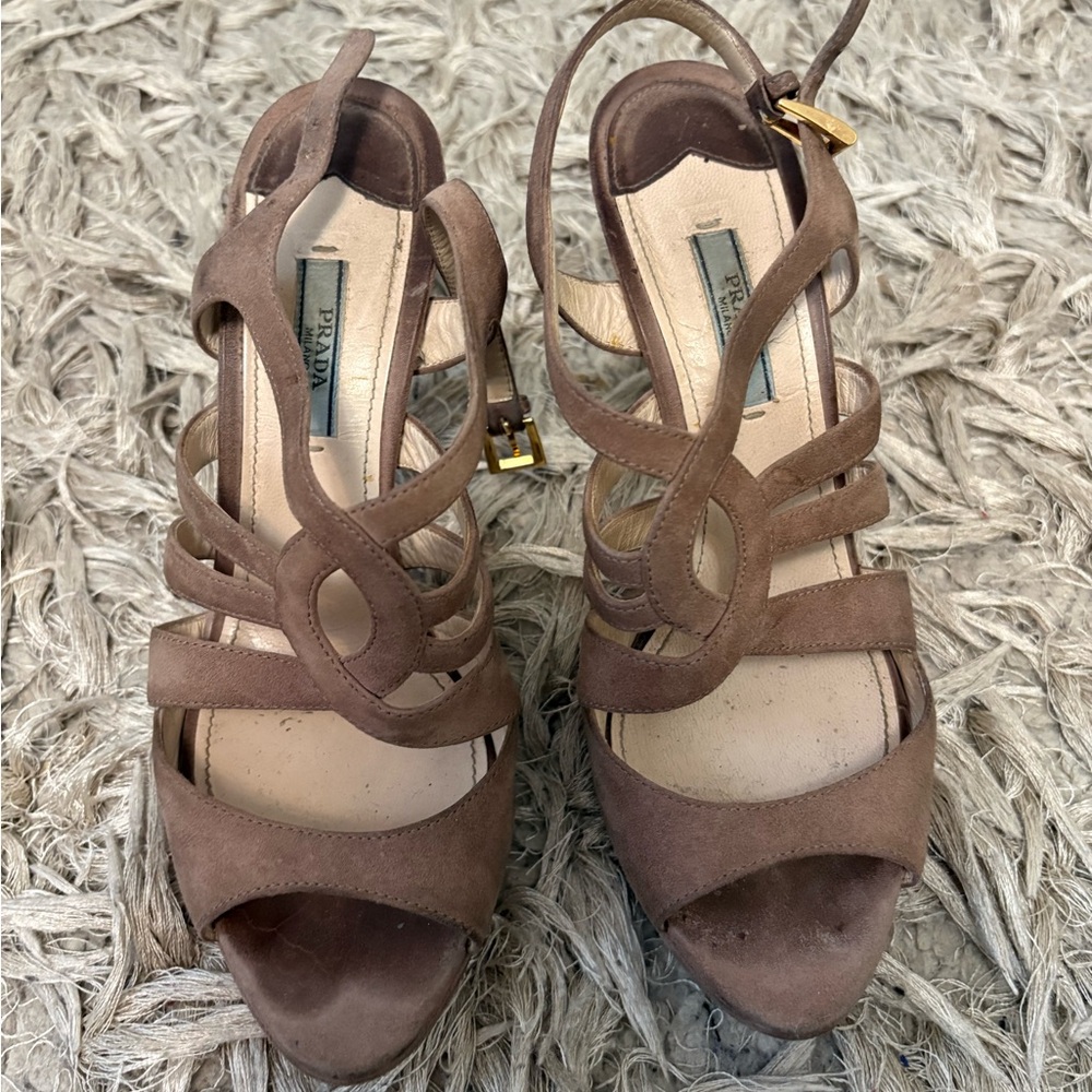Prada Women's Elegant Brown Heels - Picture 1 of 8